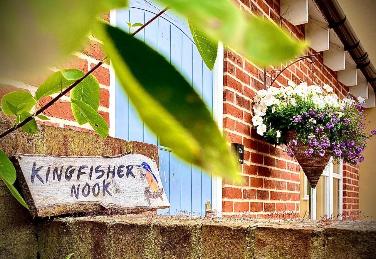 Kingfisher Nook At Waveney Farm Hoxne Exterior photo